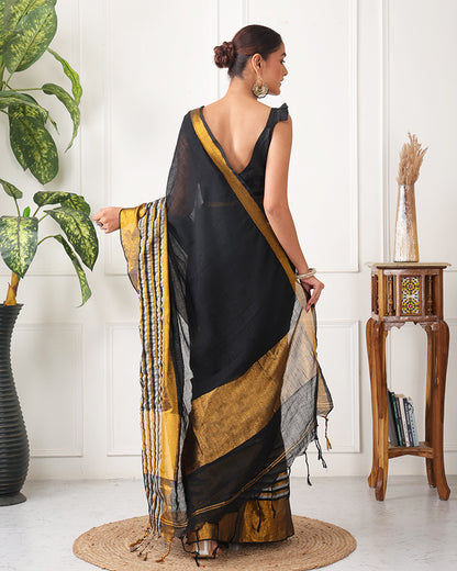 Tamas Bengal Mul cotton saree with Zari and Unstiched Blouse