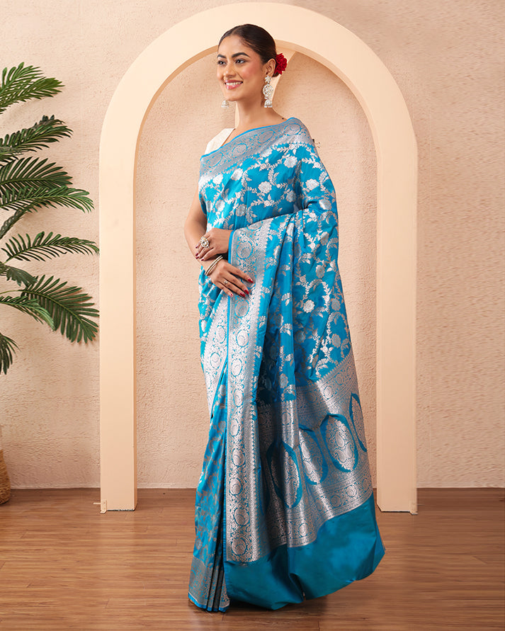 Firoozeh Mushroo Silk Banarasi saree with Unstiched Blouse