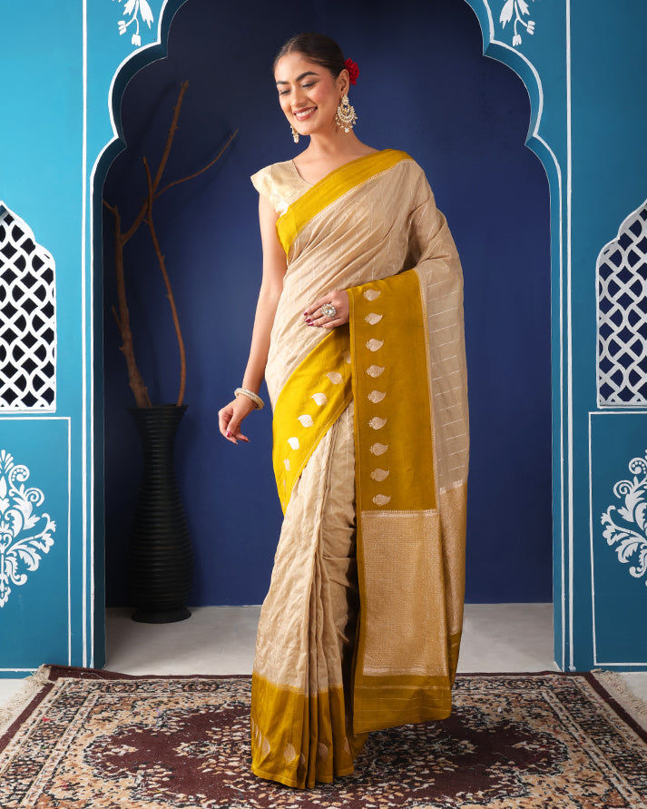 Kafoori Banarasi Silk Saree with Meenakari Border and Zari Pallu with Unstiched Blouse